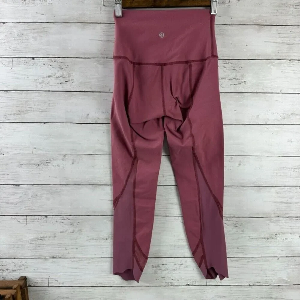 Lululemon Womens size 2 capri leggings‎ 20x23" purple - Picture 3 of 9